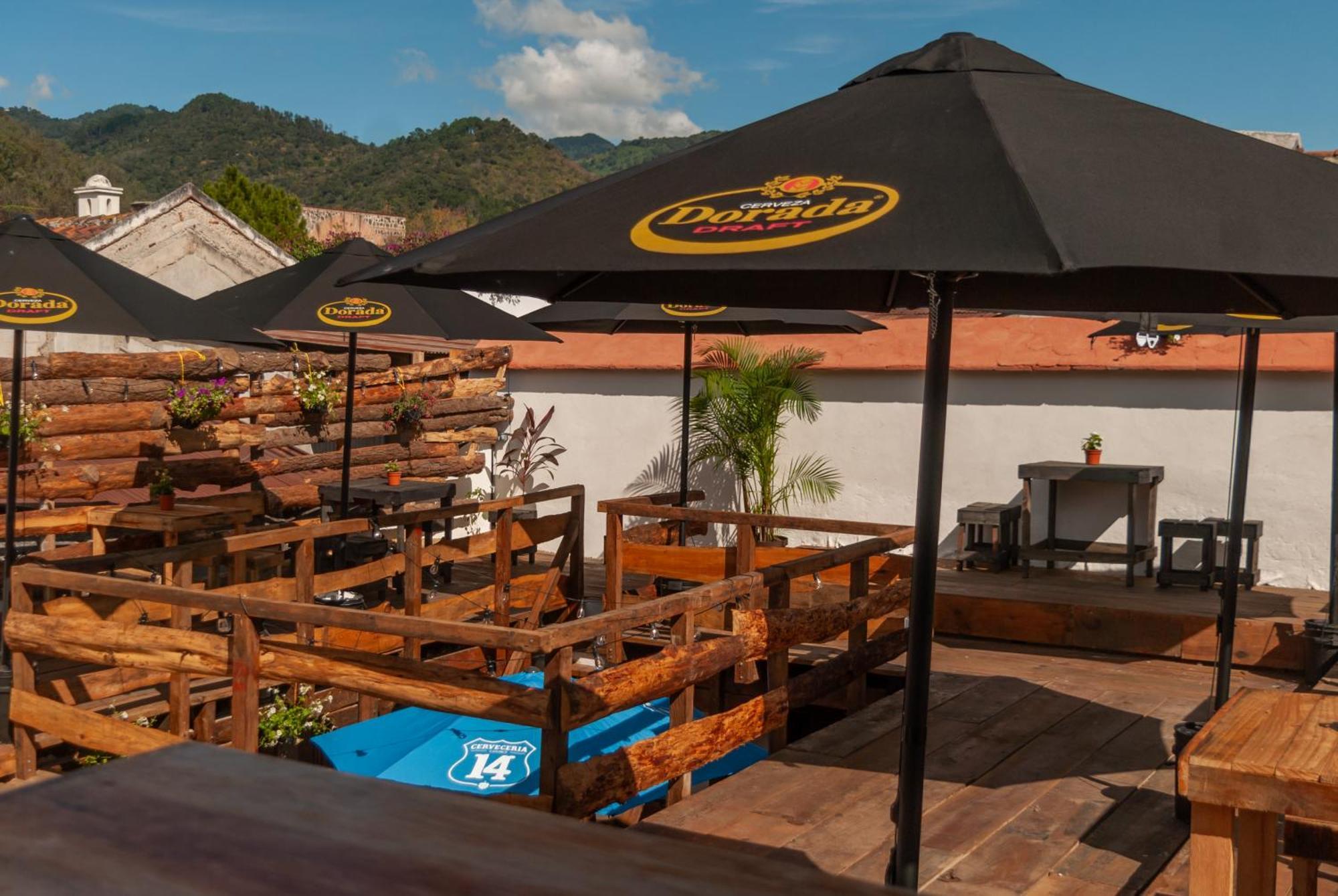 Kamazoztz Hostel And Travel Antigua Exterior foto